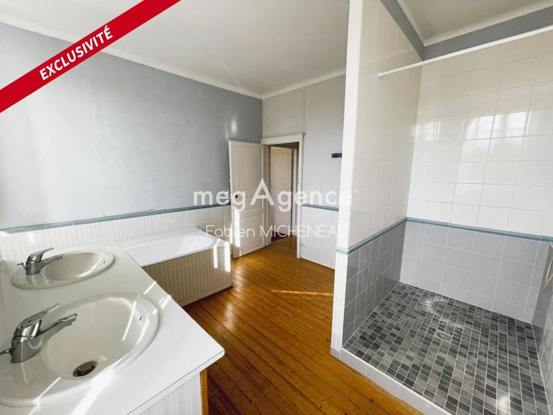 Maison ancienne - 233 m² - 10 pièces