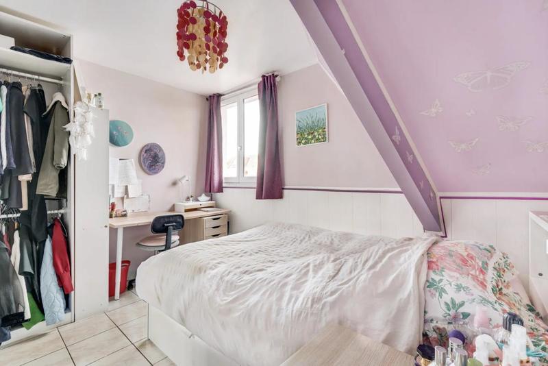 Maison - 211 m² - 8 pièces