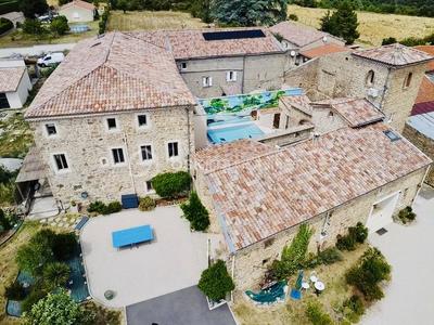 Corps de ferme - 350 m² - 13 pièces