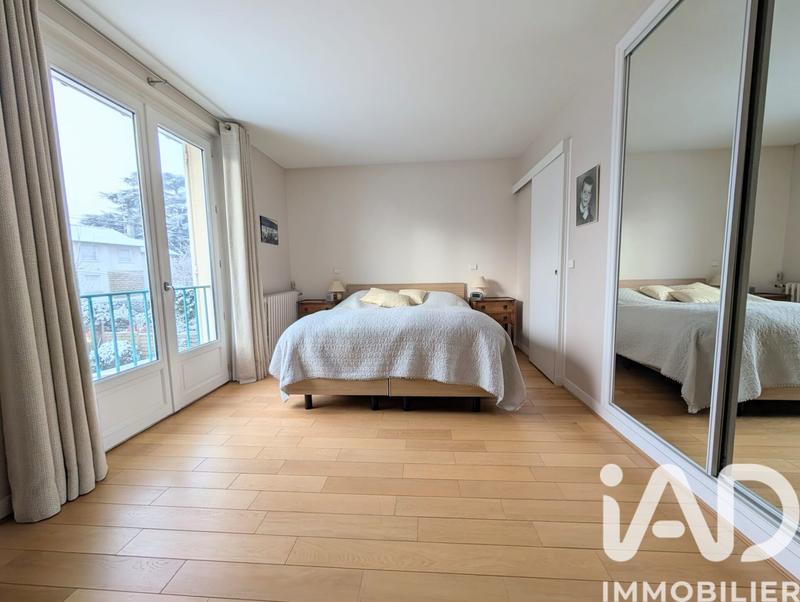 Maison - 237 m² - 8 pièces