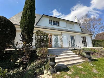 Maison - 190 m² - 11 pièces