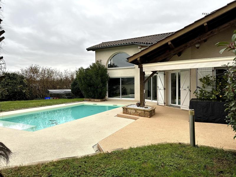 Maison - 185 m² - 6 pièces