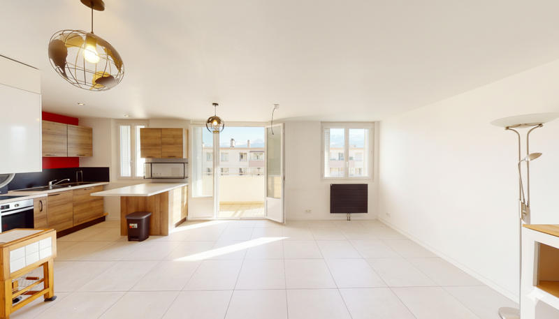 Appartement - 80 m² - 4 pièces