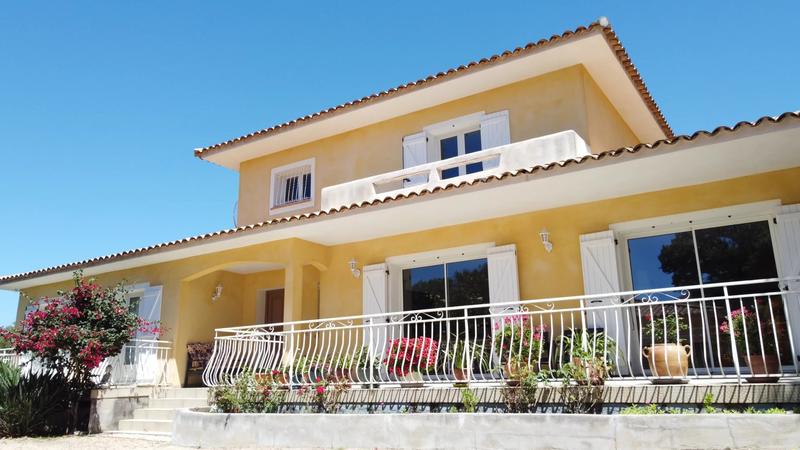 Villa - 200 m² - 7 pièces