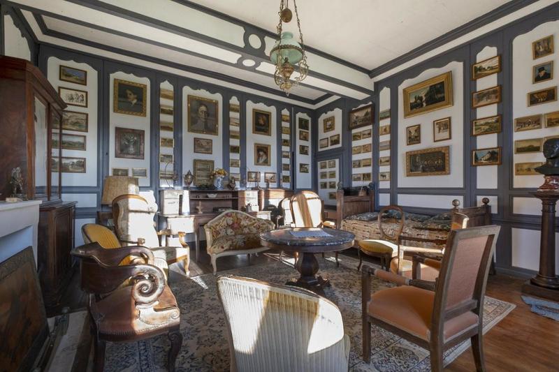 Maison - 625 m² - 13 pièces