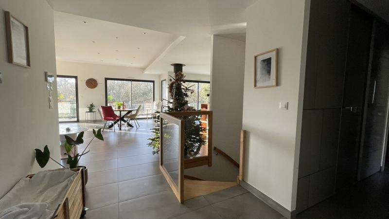 Maison contemporaine - 242 m² - 10 pièces