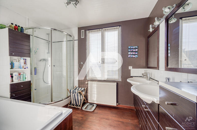 Maison - 165 m² - 7 pièces