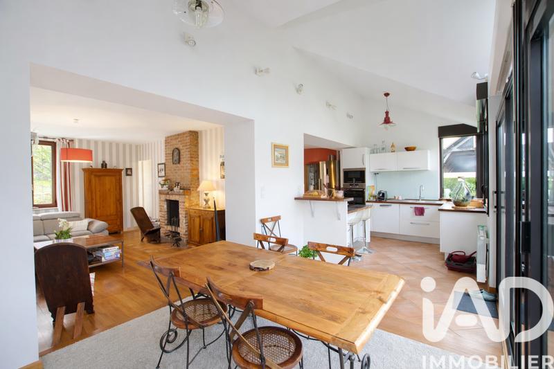 Maison - 198 m² - 8 pièces