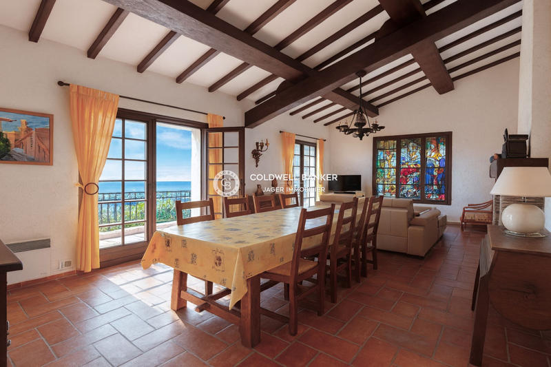 Maison - 255 m² - 7 pièces