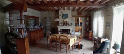 Maison traditionnelle - 227 m² - 7 pièces
