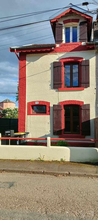 Maison - 90 m² - 5 pièces