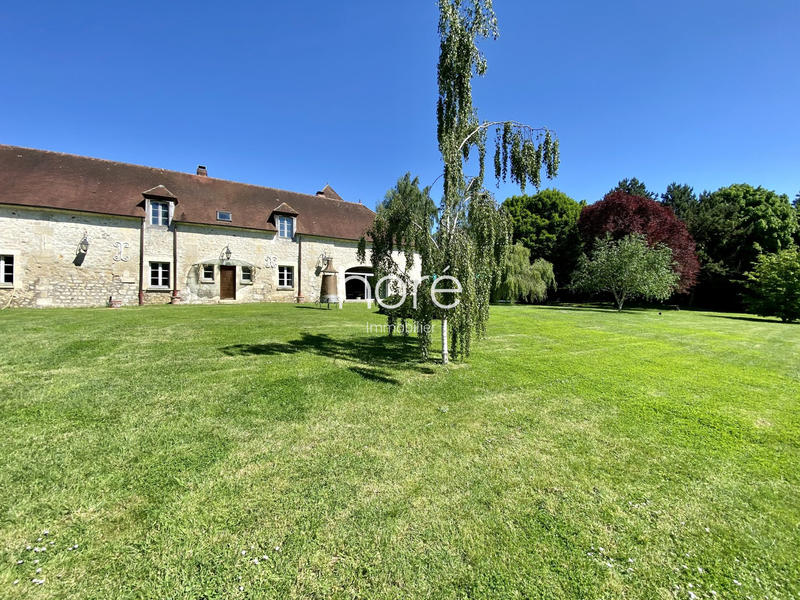 Maison - 300 m² - 10 pièces