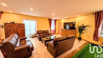 Maison - 244 m² - 7 pièces