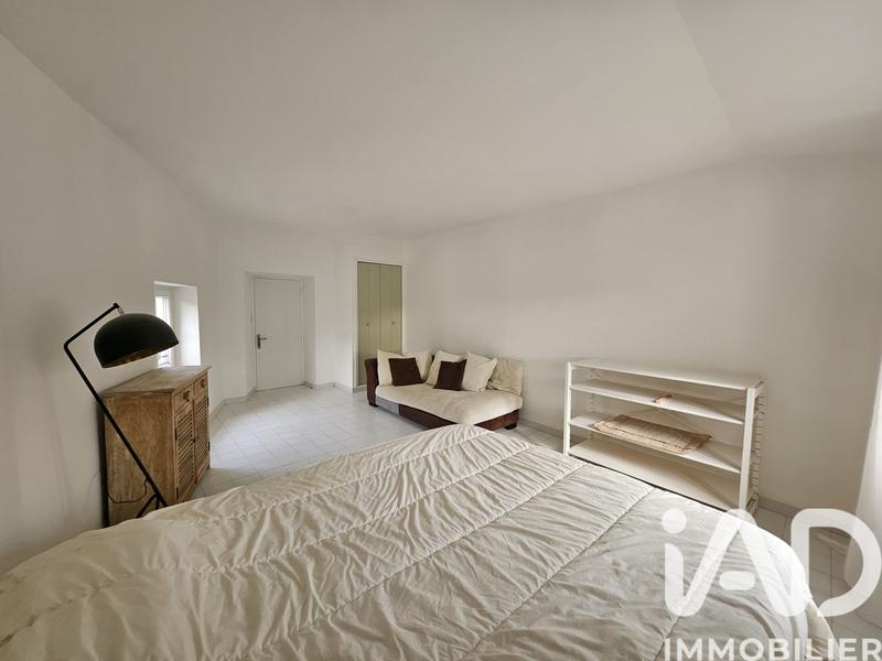 Maison - 250 m² - 8 pièces