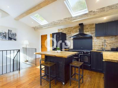 Maison - 95 m² - 3 pièces