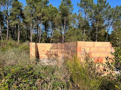 Terrain constructible - 1 470 m²