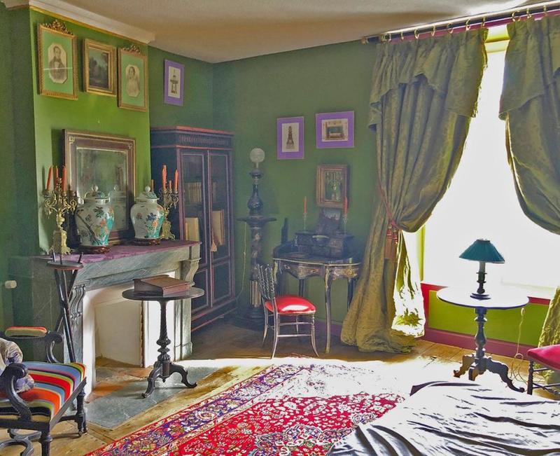 Maison - 287 m² - 12 pièces