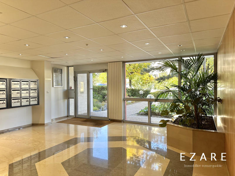 Appartement - 97 m² - 5 pièces