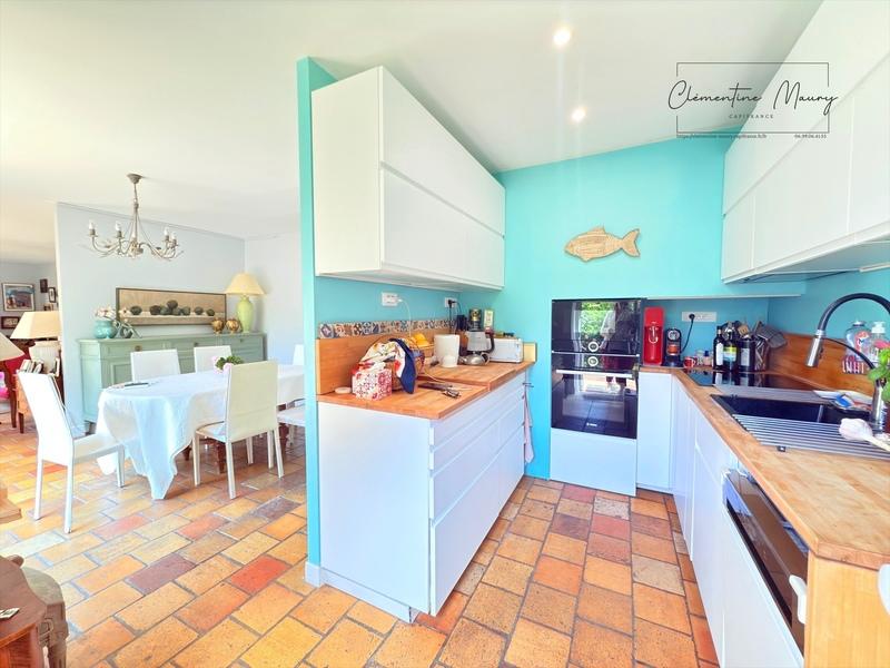 Maison - 254 m² - 9 pièces