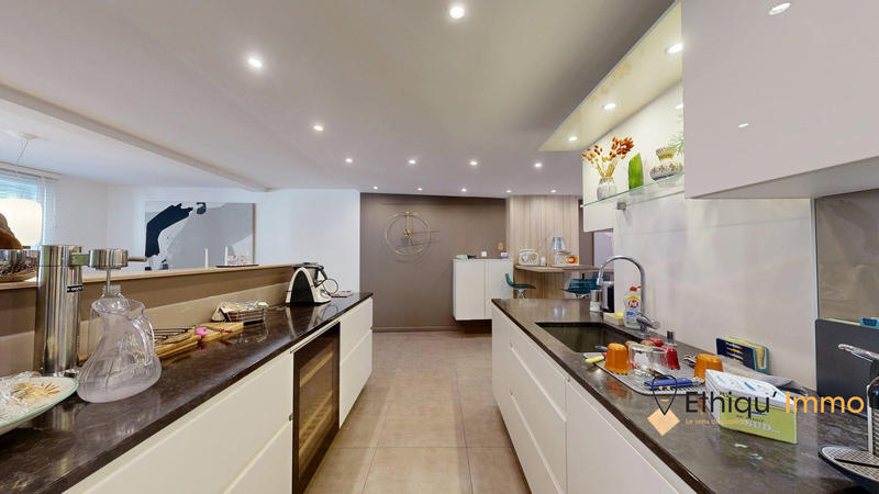 Maison - 171 m² - 5 pièces