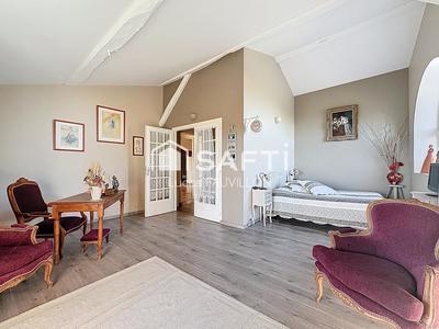 Maison - 294 m² - 10 pièces