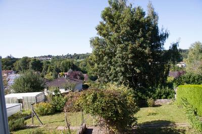 Maison - 94 m² - 5 pièces