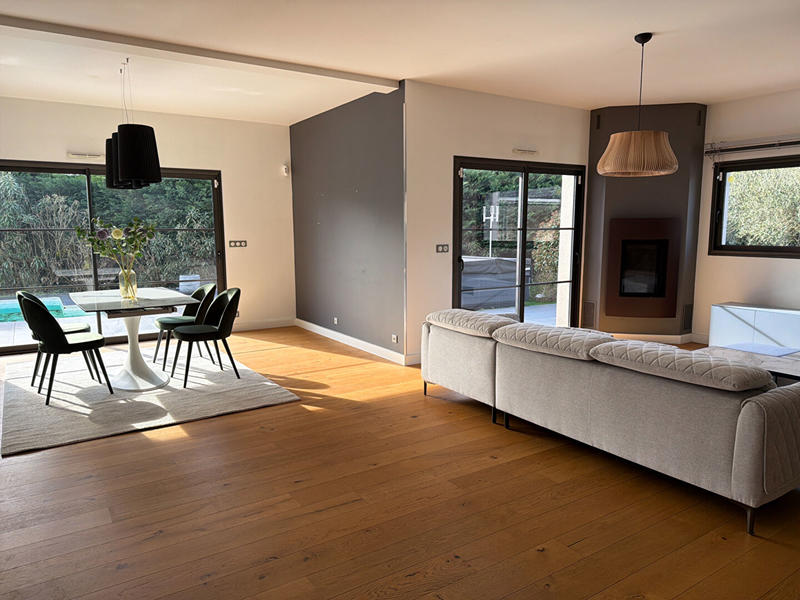 Maison - 180 m² - 6 pièces