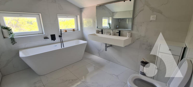 Maison - 140 m² - 4 pièces