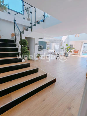 Maison contemporaine - 197 m² - 6 pièces