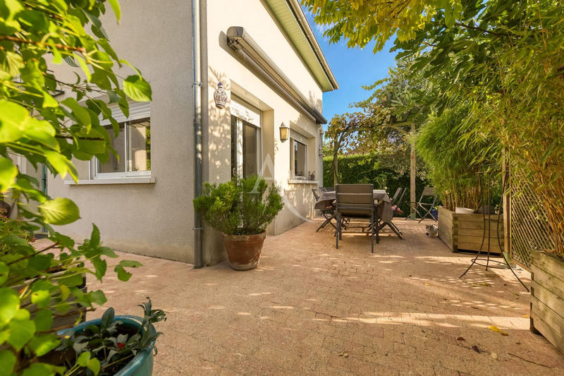 Maison - 122 m² - 6 pièces