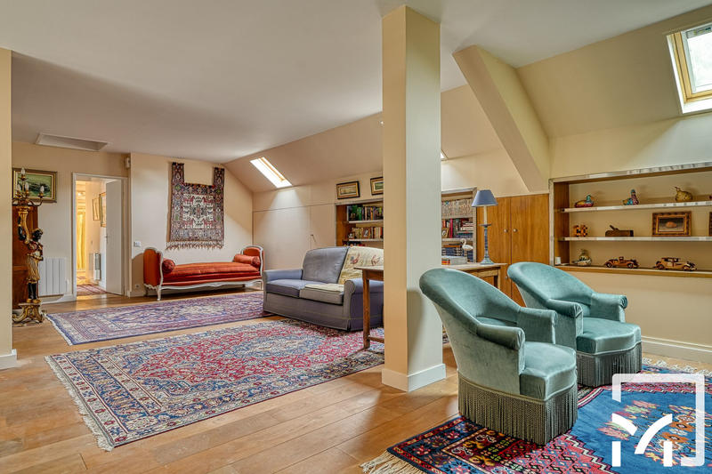 Duplex - 210 m² - 7 pièces