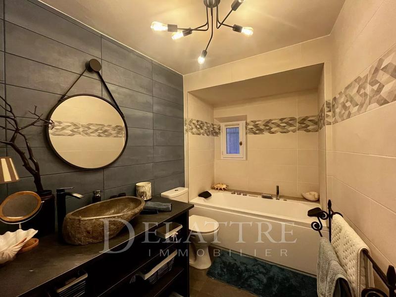 Villa - 259 m² - 5 pièces