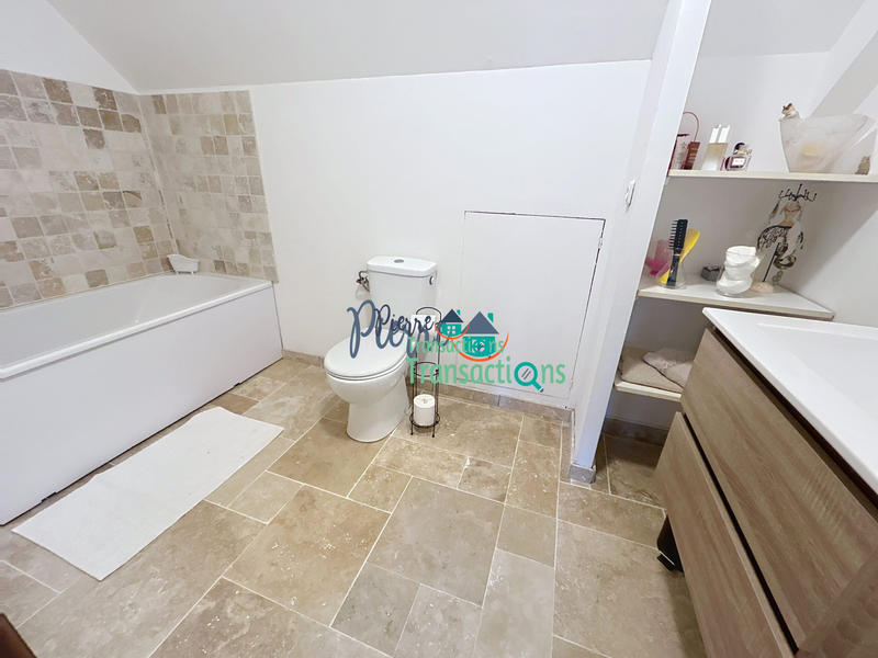 Maison - 236 m² - 7 pièces