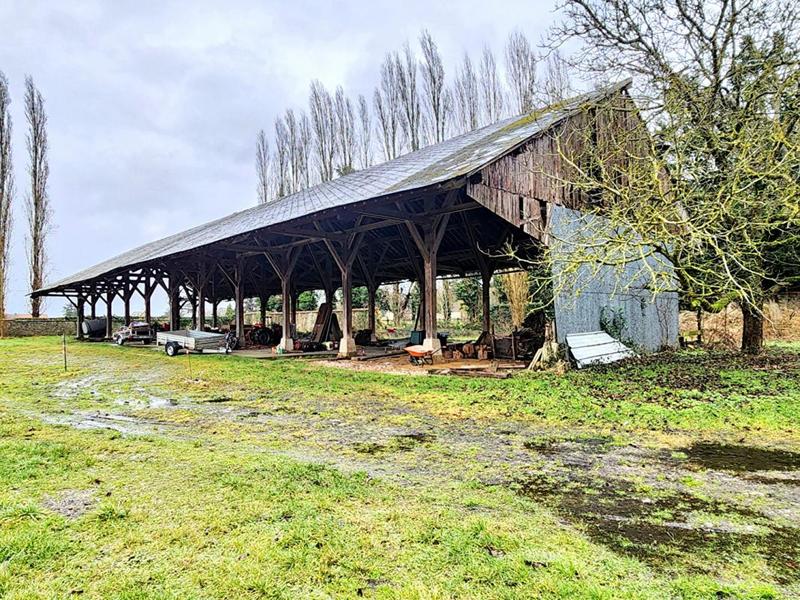 Grange - 600 m² - 1 pièce