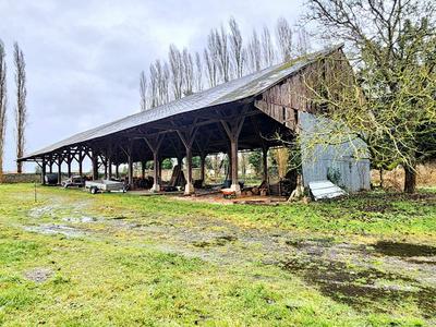 Grange - 600 m² - 1 pièce