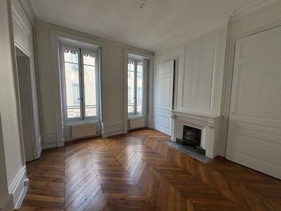 Appartement - 90 m² - 3 pièces