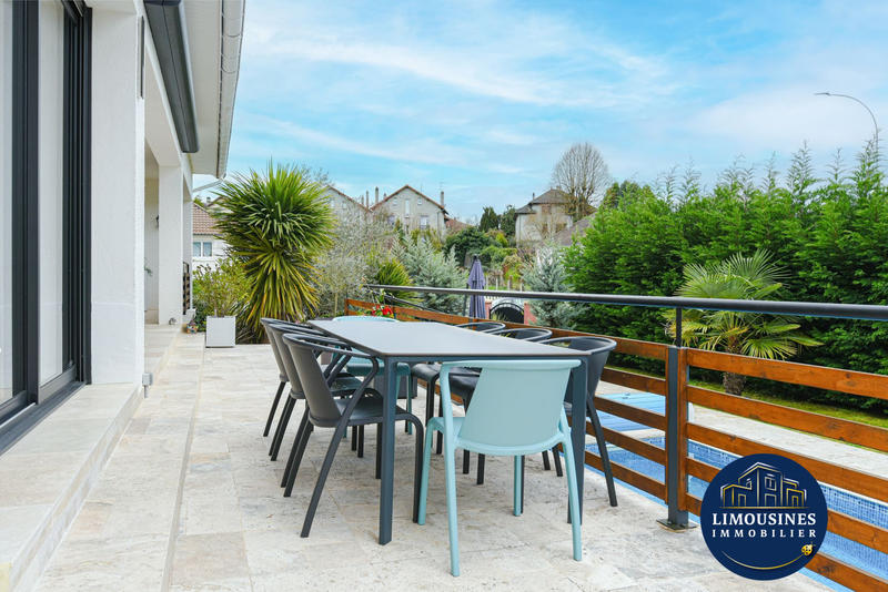 Villa - 322 m² - 11 pièces