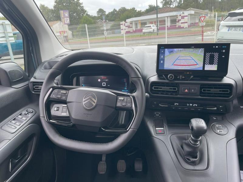 Citroën Berlingo Nouveau Boite manuelle - Taille m finition Max avec Toit panoramique et pack techno Bhdi 130 Garantie Constructeur Disponible suite idem rifter kangoo