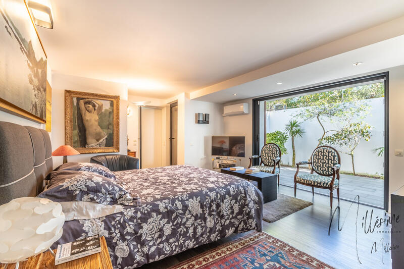 Maison contemporaine - 248 m² - 7 pièces