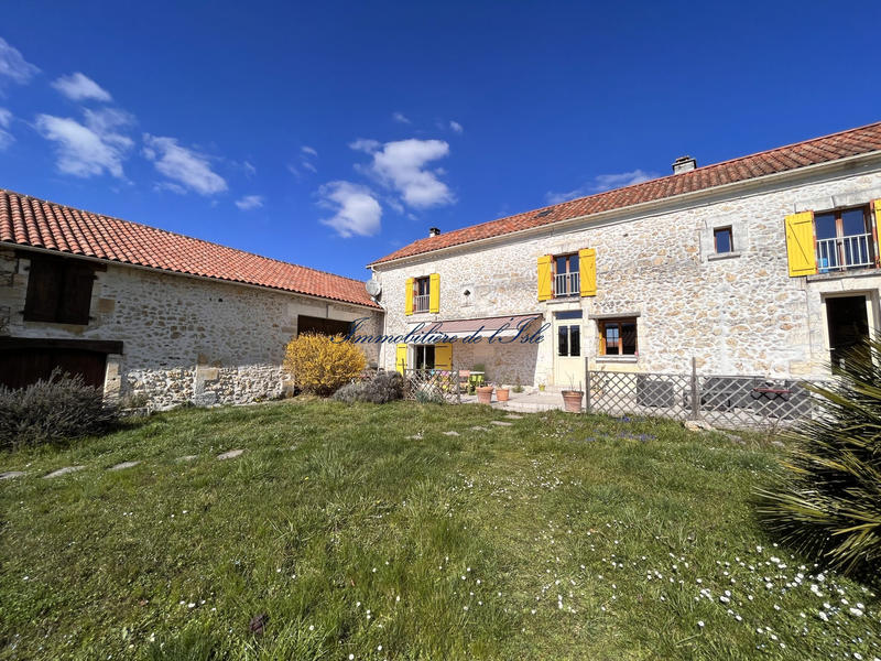 Maison - 233 m² - 8 pièces