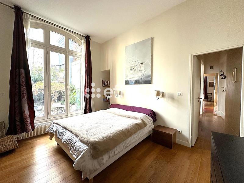 Appartement - 232 m² - 7 pièces