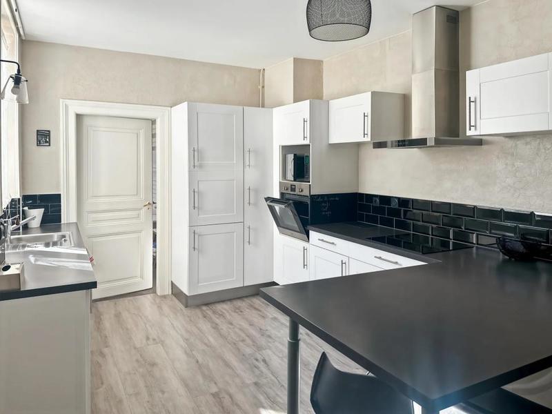 Appartement bourgeois - 147 m² - 7 pièces