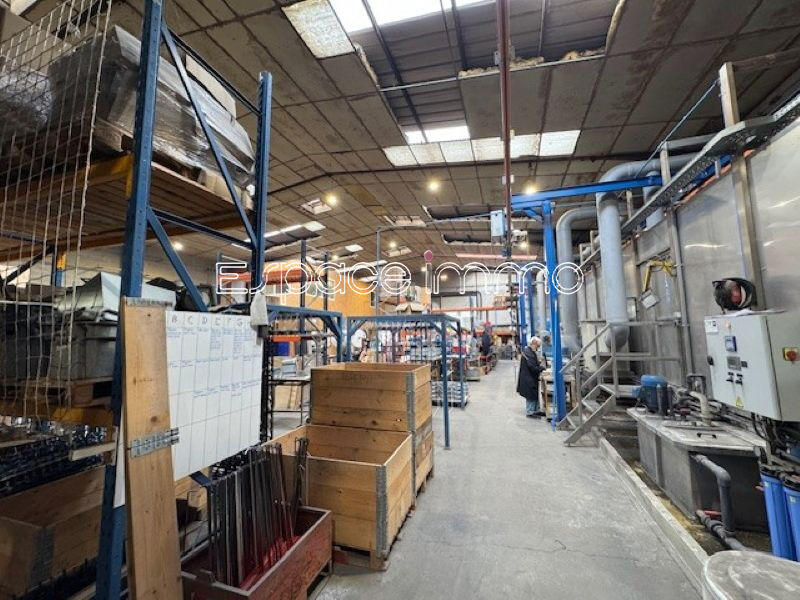 Local commercial - 828 m²