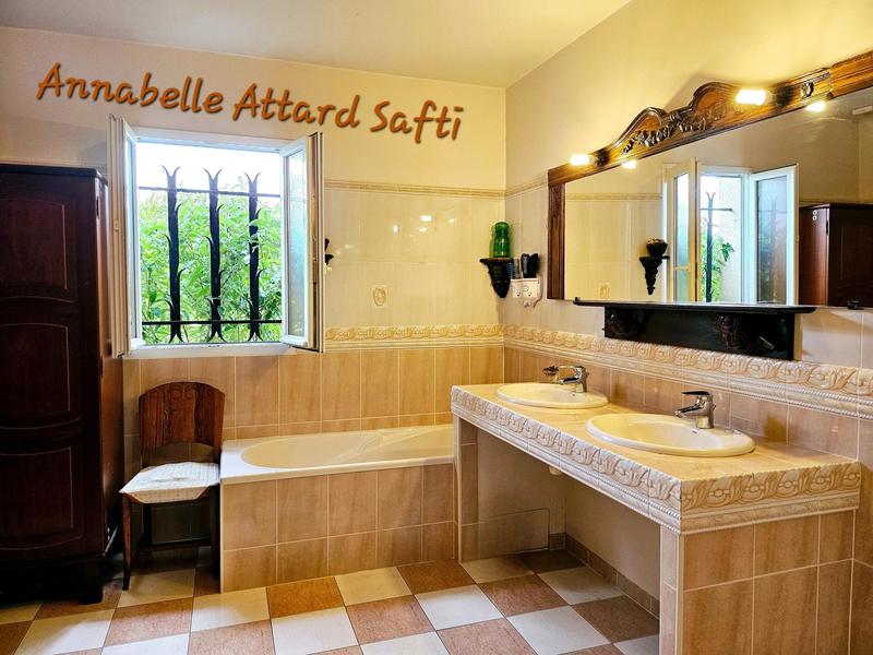 Maison - 160 m² - 4 pièces