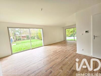 Maison - 93 m² - 4 pièces