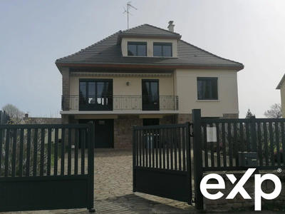 Maison - 161 m² - 6 pièces