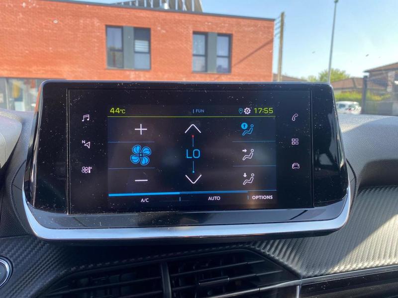 Peugeot 2008 E Allure 136cv clim Gps caméra CarPlay