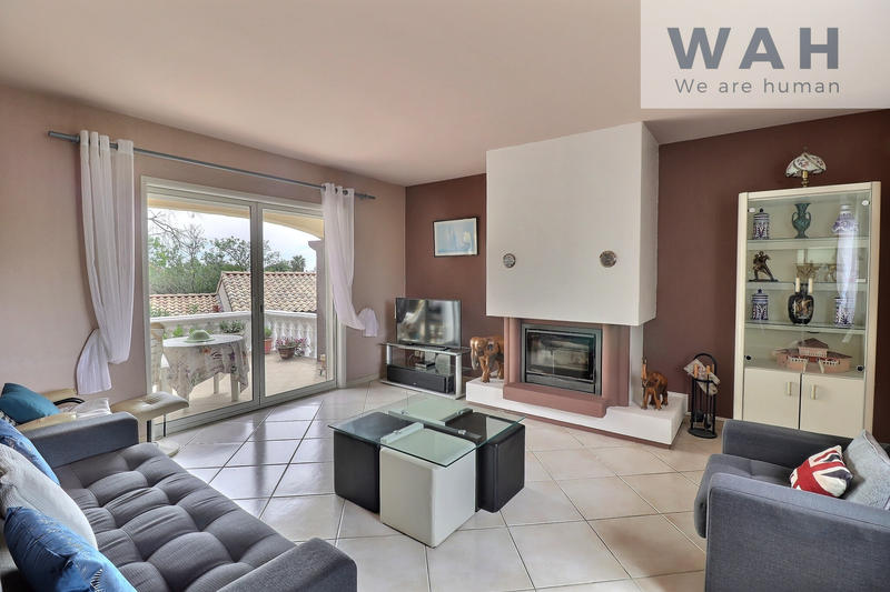 Maison - 205 m² - 7 pièces