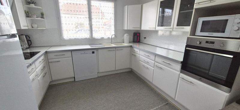 Maison - 121 m² - 5 pièces