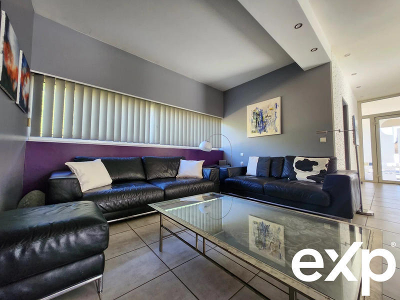 Villa - 205 m² - 6 pièces